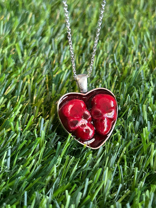 BLEEDING SKULLS HEART