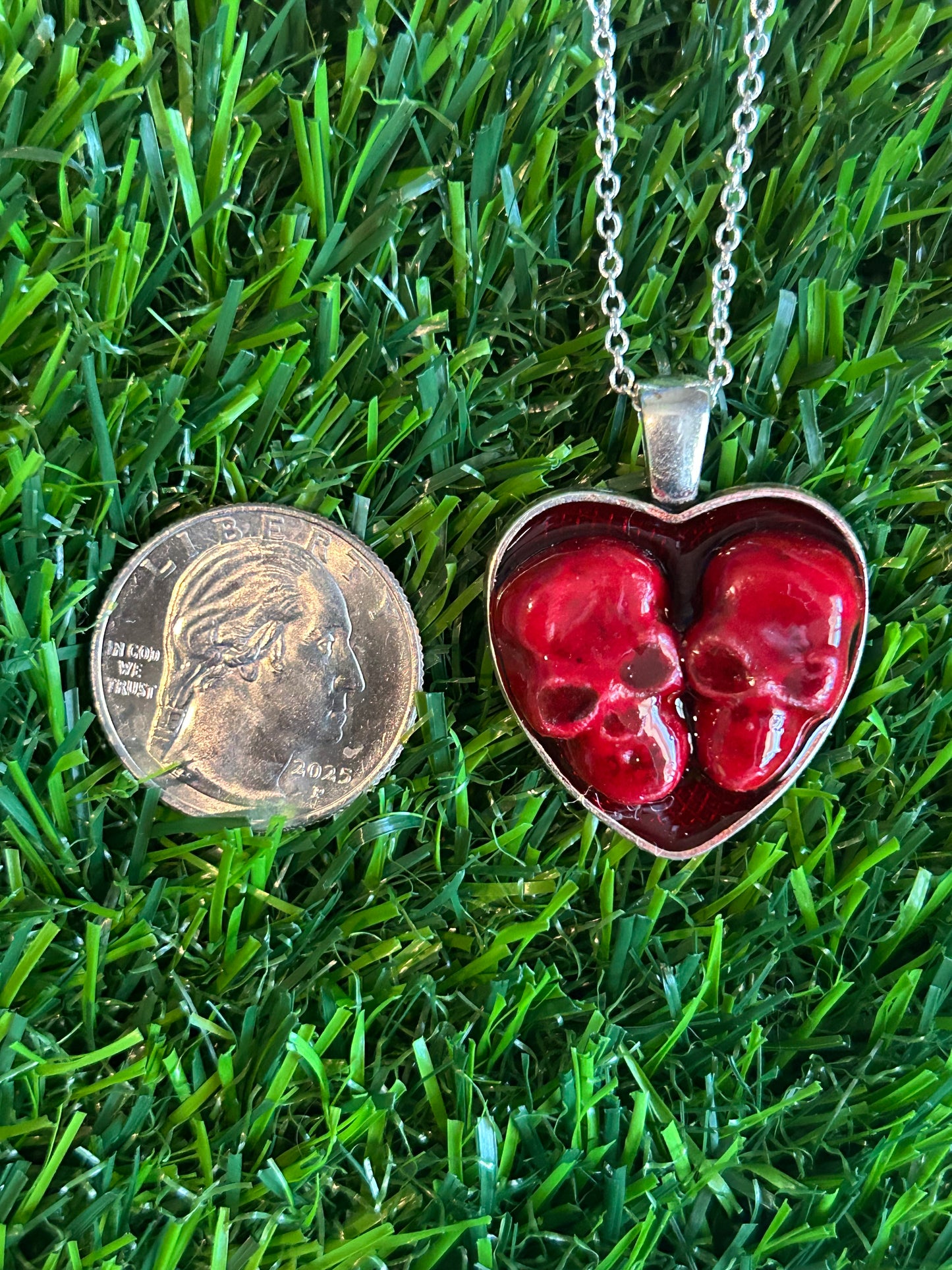 BLEEDING SKULLS HEART